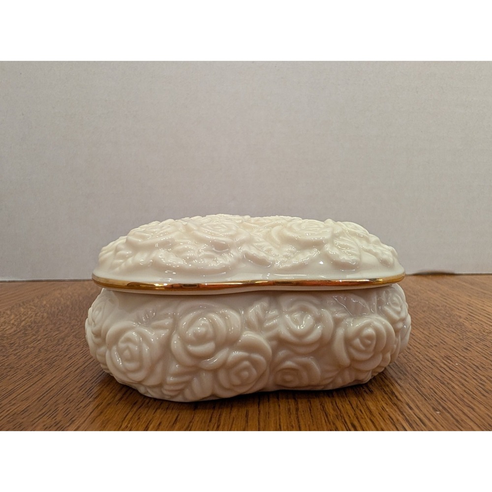 Lennox Heart Trinket Box Gold Trim Mother/Daughter/Bride/Shower - Picture 5 of 8